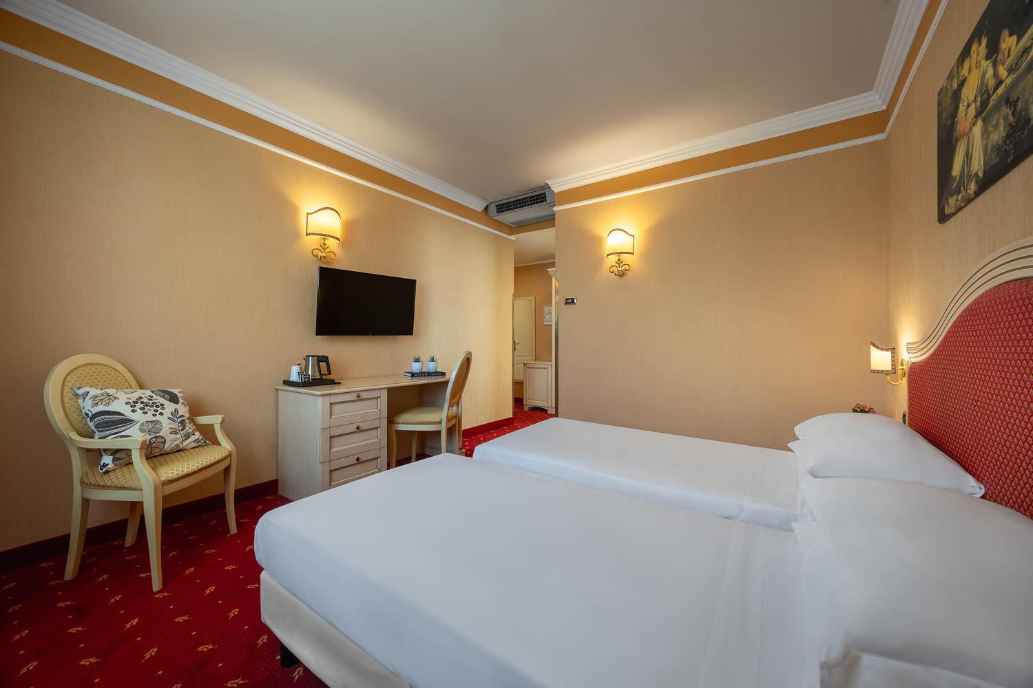 Ih Admiral Hotel 4*