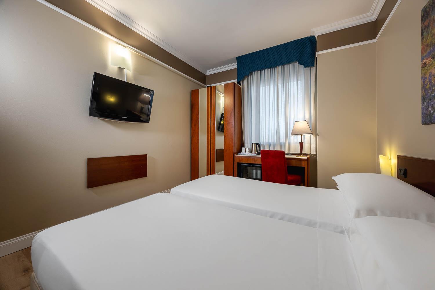 Hotel Ih Admiral 4*
