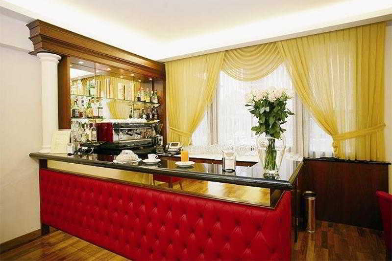 Ih Admiral Hotel